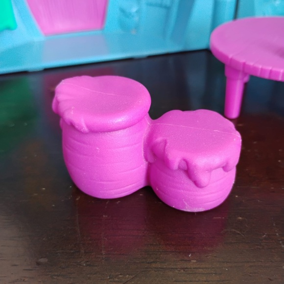 Vintage Disney Winnie the Pooh Kids Playhouse Toy with furniture. - Picture 8 of 11